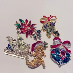 Vintage Christmas brooch lot